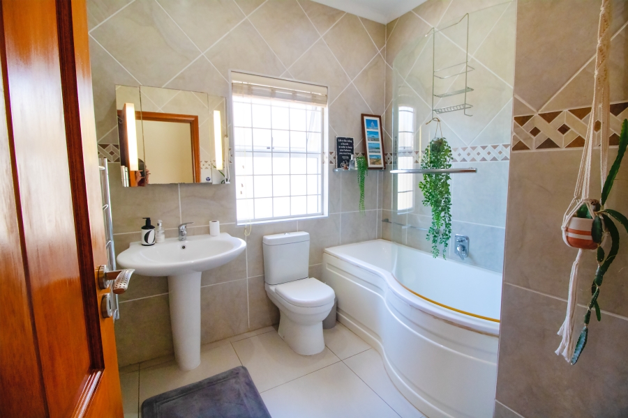 3 Bedroom Property for Sale in Fountains Estate Eastern Cape